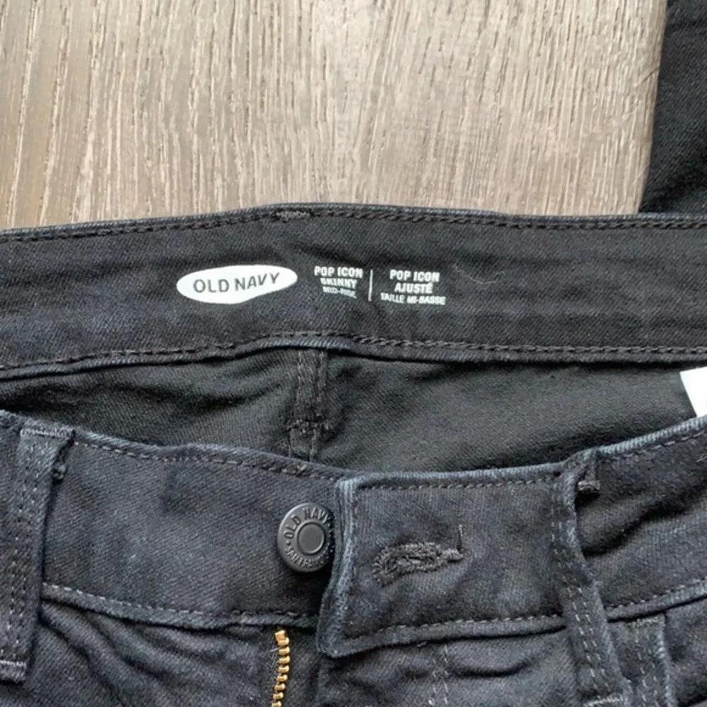 Old Navy Pop Icon Skinny Jeans, size 8.